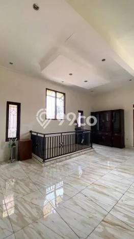 Dijual Rumah 5 Kamar Lokasi Ideal Bagus dan Strategis di Antapani Dijual Rumah 5 Kamar Lokasi Ideal Bagus dan Strategis di Antapani