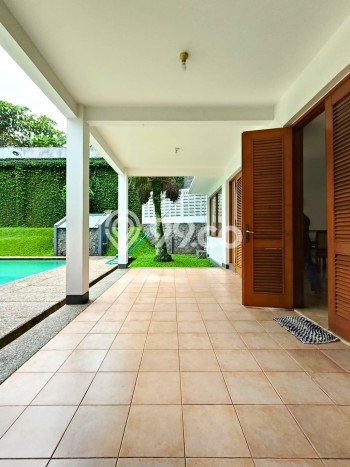 Rumah Elit Modern Tanpa Renovasi di Geger Kalong Bandung Rumah Elit Modern Tanpa Renovasi di Geger Kalong Bandung