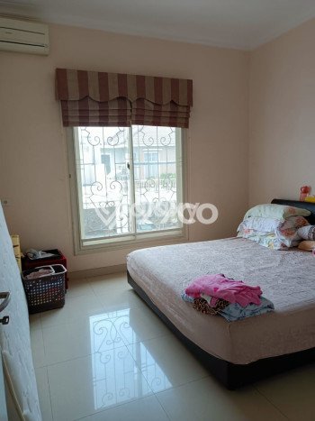 Rumah 4 KT 3 KM Luas Tanah 300m², Luas Bangunan 420m² di Lakarsantri, Surabaya Rumah 4 KT 3 KM Luas Tanah 300m², Luas Bangunan 420m² di Lakarsantri, Surabaya