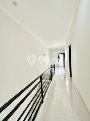 Rumah Elit Modern Siap Huni di Meruya Jakarta Barat Rumah Elit Modern Siap Huni di Meruya Jakarta Barat
