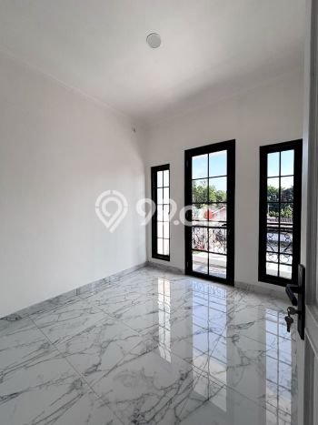 Rumah Luas Asri 3 KT Siap Pakai di Cibubur Jakarta Timur Rumah Luas Asri 3 KT Siap Pakai di Cibubur Jakarta Timur