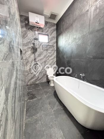 Rumah Strategis Minimalis Lb 86m2 di Ciracas, Jakarta Timur Rumah Strategis Minimalis Lb 86m2 di Ciracas, Jakarta Timur