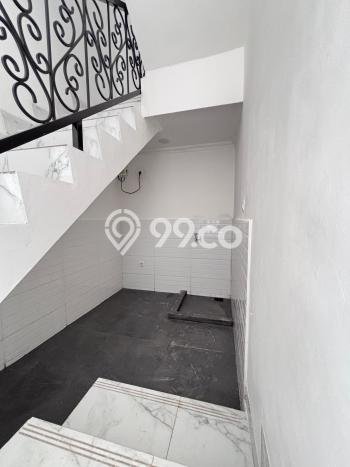 Rumah Strategis Minimalis Lb 86m2 di Ciracas, Jakarta Timur Rumah Strategis Minimalis Lb 86m2 di Ciracas, Jakarta Timur