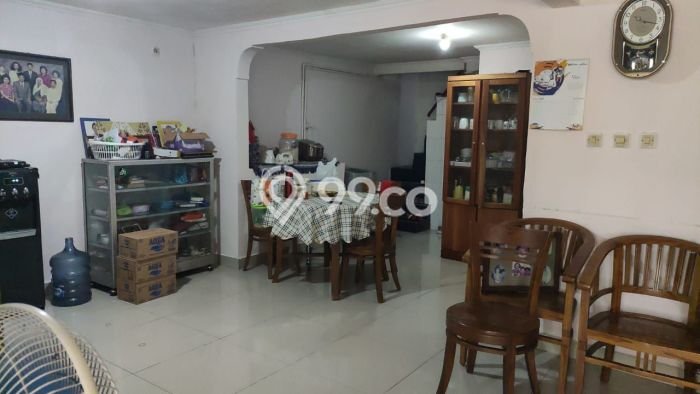 PROPERTI PILIHAN! Rumah Asri area Tanjung Duren, Luas 70m² Bangunan 140m² PROPERTI PILIHAN! Rumah Asri area Tanjung Duren, Luas 70m² Bangunan 140m²
