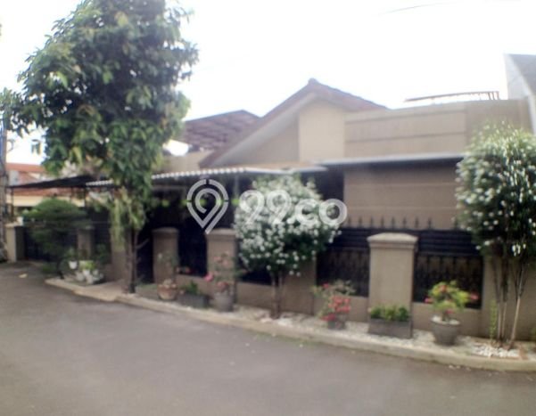 Rumah Mewah LB 200m2 Siap Pakai Desain Elegan di Bintaro, Tangerang Selatan Rumah Mewah LB 200m2 Siap Pakai Desain Elegan di Bintaro, Tangerang Selatan
