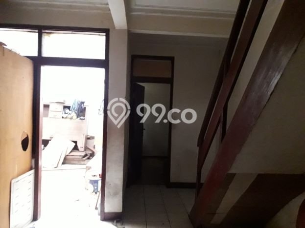 Gudang di Jatinegara, Luas 120m², Lokasi Strategis, Jalan Utama Gudang di Jatinegara, Luas 120m², Lokasi Strategis, Jalan Utama