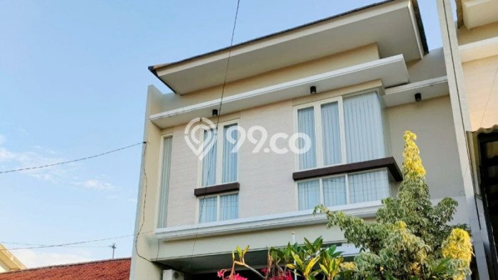 Jual Rumah Strategis Bagus Punya 4 KT di Rungkut Surabaya SHM Jual Rumah Strategis Bagus Punya 4 KT di Rungkut Surabaya SHM