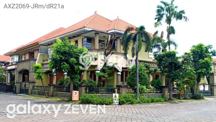 Dijual Rumah Premium dengan Fasilitas Sekitar Lengkap di Sukolilo, Surabaya Dijual Rumah Premium dengan Fasilitas Sekitar Lengkap di Sukolilo, Surabaya