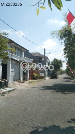 Dijual Cepat Rumah Favorit Siap Huni LB 90m2 di Lakarsantri, Surabaya Dijual Cepat Rumah Favorit Siap Huni LB 90m2 di Lakarsantri, Surabaya