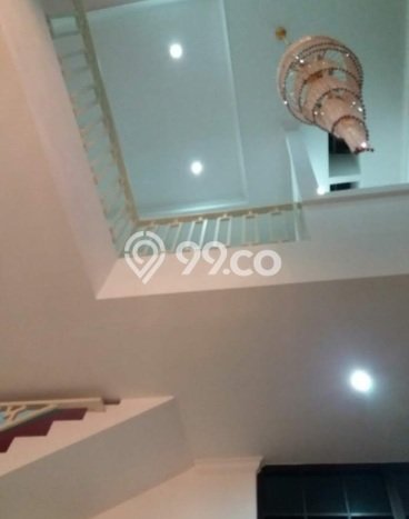 Dijual Rumah Premium dengan Fasilitas Sekitar Komplit di Tenggilis Mejoyo, Surabaya Dijual Rumah Premium dengan Fasilitas Sekitar Komplit di Tenggilis Mejoyo, Surabaya