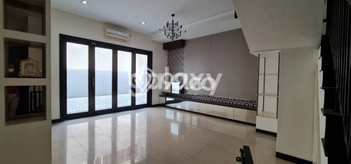 Siap Huni Rumah Mewah 4 Kamar di Wiyung Dekat ke Mana Pun Siap Huni Rumah Mewah 4 Kamar di Wiyung Dekat ke Mana Pun