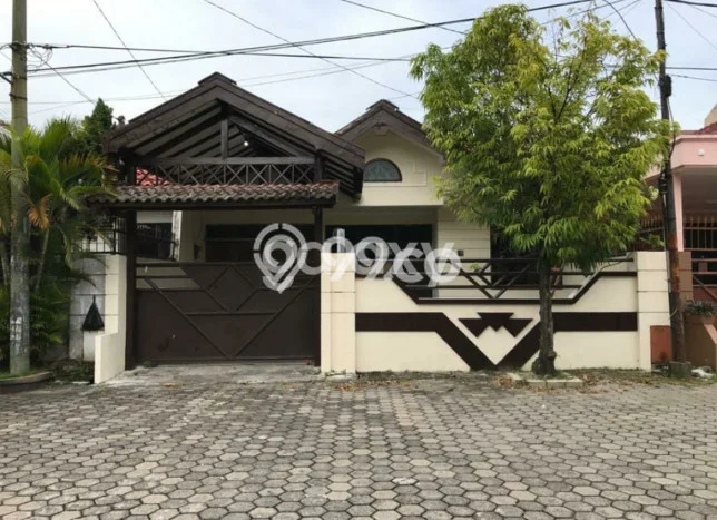 Hot Offer Hunian Premium Ideal dan Luas di Wiyung, Surabaya Hot Offer Hunian Premium Ideal dan Luas di Wiyung, Surabaya