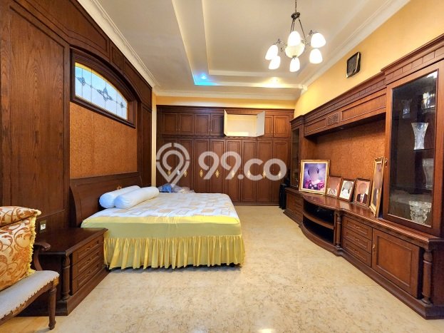 Kesempatan Langka Memiliki Rumah LT 377m² / LB 625m² di Kawasan Bisnis Medan Barat, Medan Kesempatan Langka Memiliki Rumah LT 377m² / LB 625m² di Kawasan Bisnis Medan Barat, Medan