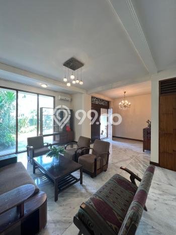 Disewakan! Rumah 4 Kamar Tidur &
4 Kamar Mandi di Kemang, Jakarta Selatan Disewakan! Rumah 4 Kamar Tidur &
4 Kamar Mandi di Kemang, Jakarta Selatan