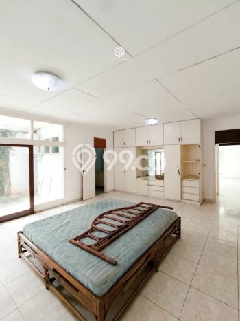 Disewakan! Rumah 4 Kamar Tidur &
3 Kamar Mandi di Kemang, Jakarta Selatan Disewakan! Rumah 4 Kamar Tidur &
3 Kamar Mandi di Kemang, Jakarta Selatan