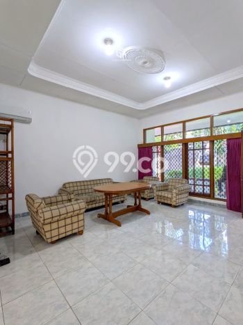 Rumah sewa siap huni 4 KT di Kemang, Jakarta Selatan Rumah sewa siap huni 4 KT di Kemang, Jakarta Selatan