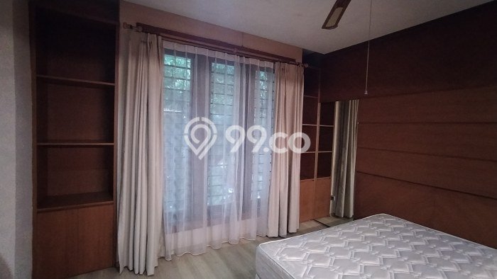 Rumah Bagus Disewakan di Pondok Indah, Jakarta Selatan LT 600m2, LB 1000m2 Rumah Bagus Disewakan di Pondok Indah, Jakarta Selatan LT 600m2, LB 1000m2