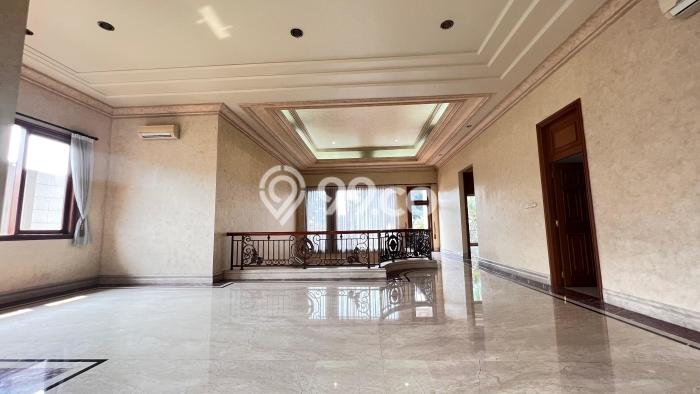 Rumah Kondisi Baik Disewakan di Pondok Indah, Jakarta Selatan LT 675m2, LB 750m2 Rumah Kondisi Baik Disewakan di Pondok Indah, Jakarta Selatan LT 675m2, LB 750m2