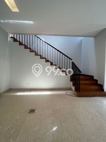 Lokasi terbaik! Rumah siap pakai disewakan di Cilandak LB 350m2 Lokasi terbaik! Rumah siap pakai disewakan di Cilandak LB 350m2