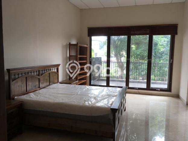 Disewakan! Rumah 4 Kamar Tidur &
4 Kamar Mandi di Kemang, Jakarta Selatan Disewakan! Rumah 4 Kamar Tidur &
4 Kamar Mandi di Kemang, Jakarta Selatan