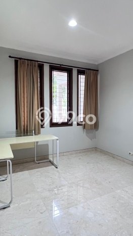 Disewakan! Rumah 4 Kamar Tidur &
3 Kamar Mandi di Kemang, Jakarta Selatan Disewakan! Rumah 4 Kamar Tidur &
3 Kamar Mandi di Kemang, Jakarta Selatan