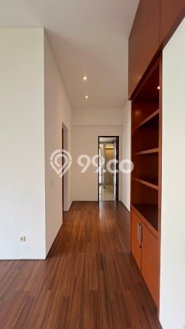 Rumah Bagus Disewakan di Senayan, Jakarta Selatan LT 700m2, LB 500m2 Rumah Bagus Disewakan di Senayan, Jakarta Selatan LT 700m2, LB 500m2