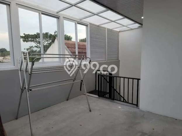 FEATURED! Rumah di Tebet, 4 KT, Area Premium, LT 150m² LB 250m² FEATURED! Rumah di Tebet, 4 KT, Area Premium, LT 150m² LB 250m²