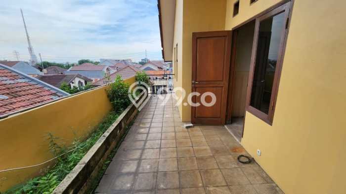 For Sale! Premium House LT 339m2 Desain Elegan di Rawamangun For Sale! Premium House LT 339m2 Desain Elegan di Rawamangun