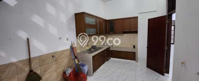 SPECIAL LISTING! Rumah area Kembangan, 2 KM, Akses Fasilitas, Luas 200m² LB 200m² SPECIAL LISTING! Rumah area Kembangan, 2 KM, Akses Fasilitas, Luas 200m² LB 200m²
