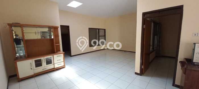 Rumah Tenang di Pulomas, 3 KM, Luas 220m² LB 180m² Rumah Tenang di Pulomas, 3 KM, Luas 220m² LB 180m²