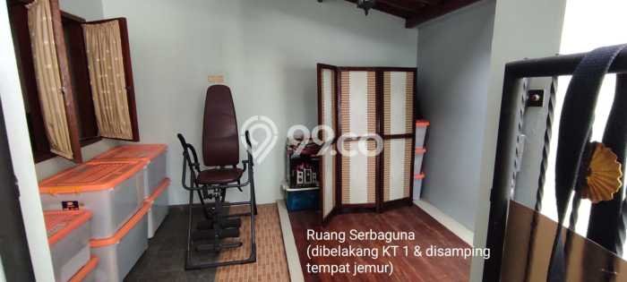 HARGA SPECIAL! Rumah Nyaman di Utan Kayu, Jakarta Timur, LT 160m² Bangunan 120m² Bisa Nego! HARGA SPECIAL! Rumah Nyaman di Utan Kayu, Jakarta Timur, LT 160m² Bangunan 120m² Bisa Nego!