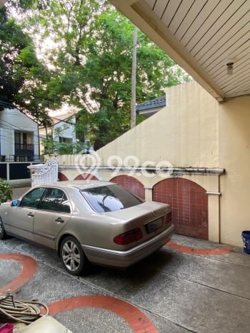 Rumah Strategis di Kebayoran Baru, Dekat Kebayoran Baru, Jakarta Selatan, Jakarta Selatan - LT 393m² Rumah Strategis di Kebayoran Baru, Dekat Kebayoran Baru, Jakarta Selatan, Jakarta Selatan - LT 393m²