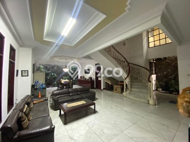 Rumah Strategis di Kebayoran Baru, Dekat Kebayoran Baru, Jakarta Selatan, Jakarta Selatan - LT 393m² Rumah Strategis di Kebayoran Baru, Dekat Kebayoran Baru, Jakarta Selatan, Jakarta Selatan - LT 393m²