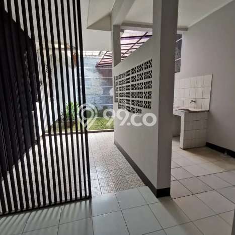 Jual Segera Rumah 3 KT 2 KM di Kawasan Komersial Pesanggrahan, Jakarta Selatan Jual Segera Rumah 3 KT 2 KM di Kawasan Komersial Pesanggrahan, Jakarta Selatan