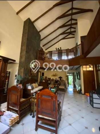 Rumah di Senayan, Jakarta Pusat, LT 300m² Bangunan 200m² Rumah di Senayan, Jakarta Pusat, LT 300m² Bangunan 200m²