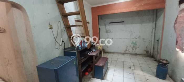 Rumah Asri 7 KT di Cipayung, Jakarta Timur - LT 175m² Rumah Asri 7 KT di Cipayung, Jakarta Timur - LT 175m²