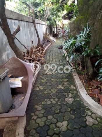 Rumah Asri 4 KT di Palmerah, Jakarta Barat - Luas Tanah 659m² Rumah Asri 4 KT di Palmerah, Jakarta Barat - Luas Tanah 659m²
