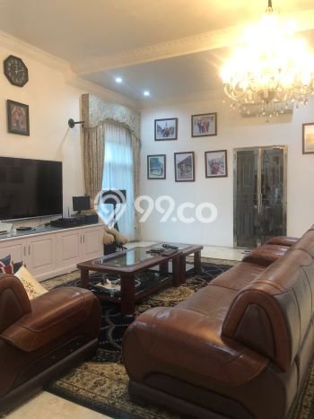 Rumah Luxury Modern Tanpa Renovasi di Pejaten Jakarta Selatan Rumah Luxury Modern Tanpa Renovasi di Pejaten Jakarta Selatan