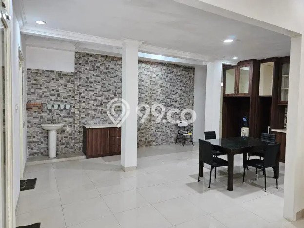 Rumah area Cipete, 3 KM, Akses Universitas, Luas 402m² Bangunan 300m² Rumah area Cipete, 3 KM, Akses Universitas, Luas 402m² Bangunan 300m²