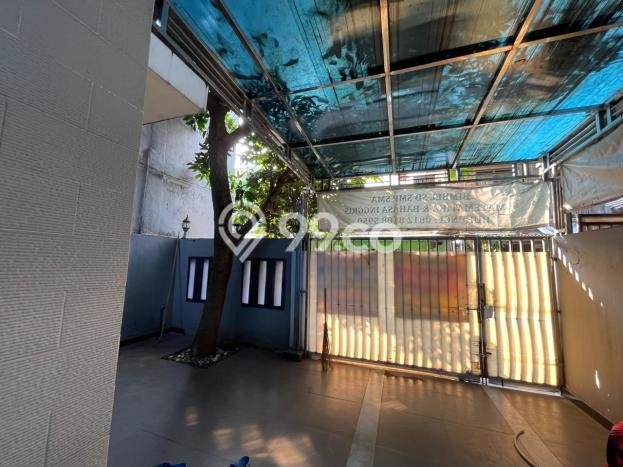 Rumah Lingkungan Asri di Tanjung Barat, Jakarta Selatan, Luas 132m² LB 70m² Rumah Lingkungan Asri di Tanjung Barat, Jakarta Selatan, Luas 132m² LB 70m²