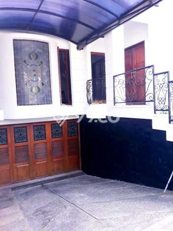 Rumah Mewah LB 438m2 Siap Huni Desain Elegan di Pondok Indah, Jakarta Selatan Rumah Mewah LB 438m2 Siap Huni Desain Elegan di Pondok Indah, Jakarta Selatan