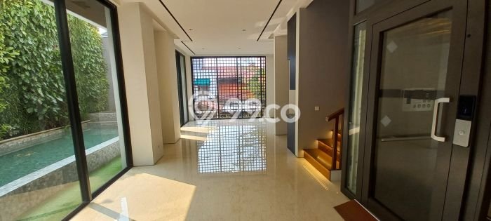 Dijual Rumah Mewah Megah Dengan View Eksklusif di Pondok Indah, Jakarta Selatan Dijual Rumah Mewah Megah Dengan View Eksklusif di Pondok Indah, Jakarta Selatan