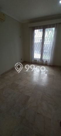 RECOMMENDED! Rumah di Fatmawati, 3 KM, Area Premium, Luas 200m² Bangunan 180m² RECOMMENDED! Rumah di Fatmawati, 3 KM, Area Premium, Luas 200m² Bangunan 180m²