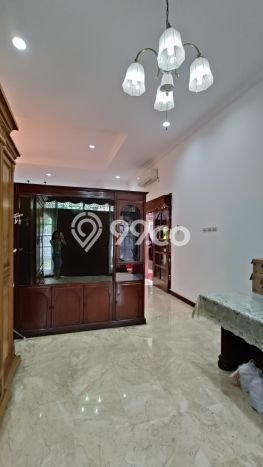 KESEMPATAN EMAS! Rumah di MT Haryono, Jakarta Selatan, Luas 352m² LB 210m² KESEMPATAN EMAS! Rumah di MT Haryono, Jakarta Selatan, Luas 352m² LB 210m²