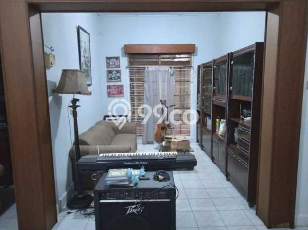 Dijual Rumah Luas Elegan Dengan View Cantik di Pos Pengumben, Jakarta Barat Dijual Rumah Luas Elegan Dengan View Cantik di Pos Pengumben, Jakarta Barat
