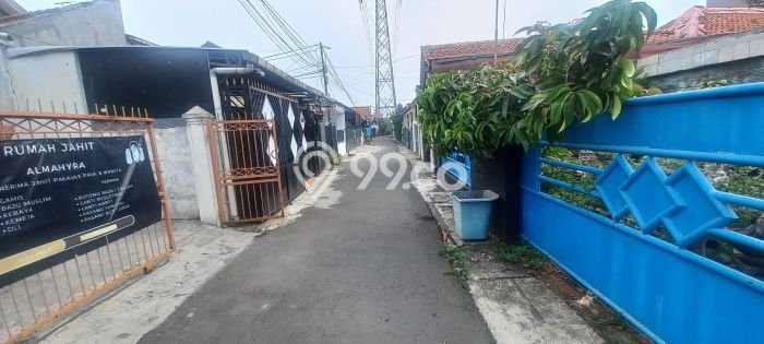 Rumah Kost untuk Dijual di Ciracas dengan 6 KT, 6 KM, Luas 100m2 Rumah Kost untuk Dijual di Ciracas dengan 6 KT, 6 KM, Luas 100m2