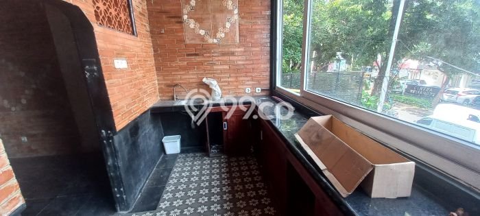 Disewakan Ruko Area Komersial Kawasan Kemang, Luas 150m², Siap Operasi Disewakan Ruko Area Komersial Kawasan Kemang, Luas 150m², Siap Operasi