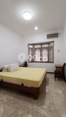 KESEMPATAN EMAS! Rumah di MT Haryono, Jakarta Selatan, Luas 352m² LB 210m² KESEMPATAN EMAS! Rumah di MT Haryono, Jakarta Selatan, Luas 352m² LB 210m²