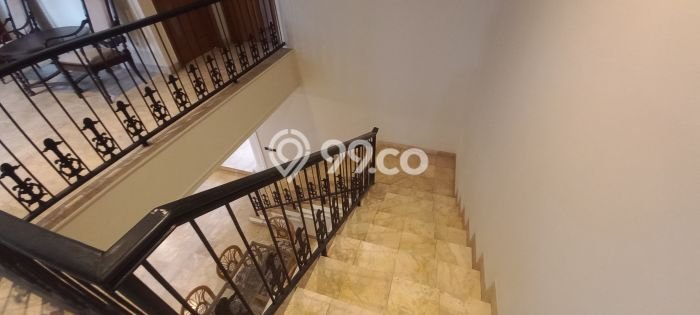 RECOMMENDED! Rumah di Fatmawati, 3 KM, Area Premium, Luas 200m² Bangunan 180m² RECOMMENDED! Rumah di Fatmawati, 3 KM, Area Premium, Luas 200m² Bangunan 180m²