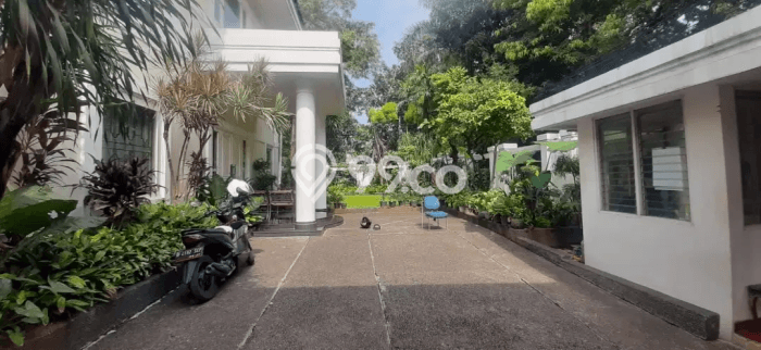 Rumah LT 850m² / LB 650m² Pemandangan Kota di Blok M, Jakarta Selatan Rumah LT 850m² / LB 650m² Pemandangan Kota di Blok M, Jakarta Selatan